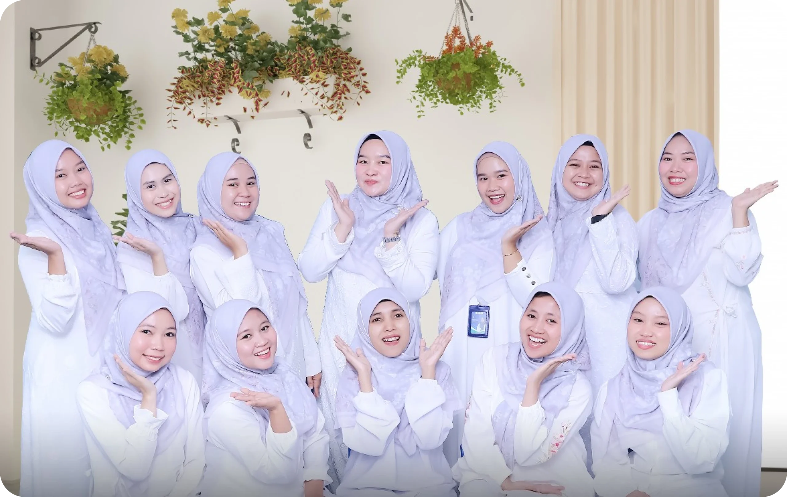 Guru TK Tunas Cendekia Tangerang berfoto bersama