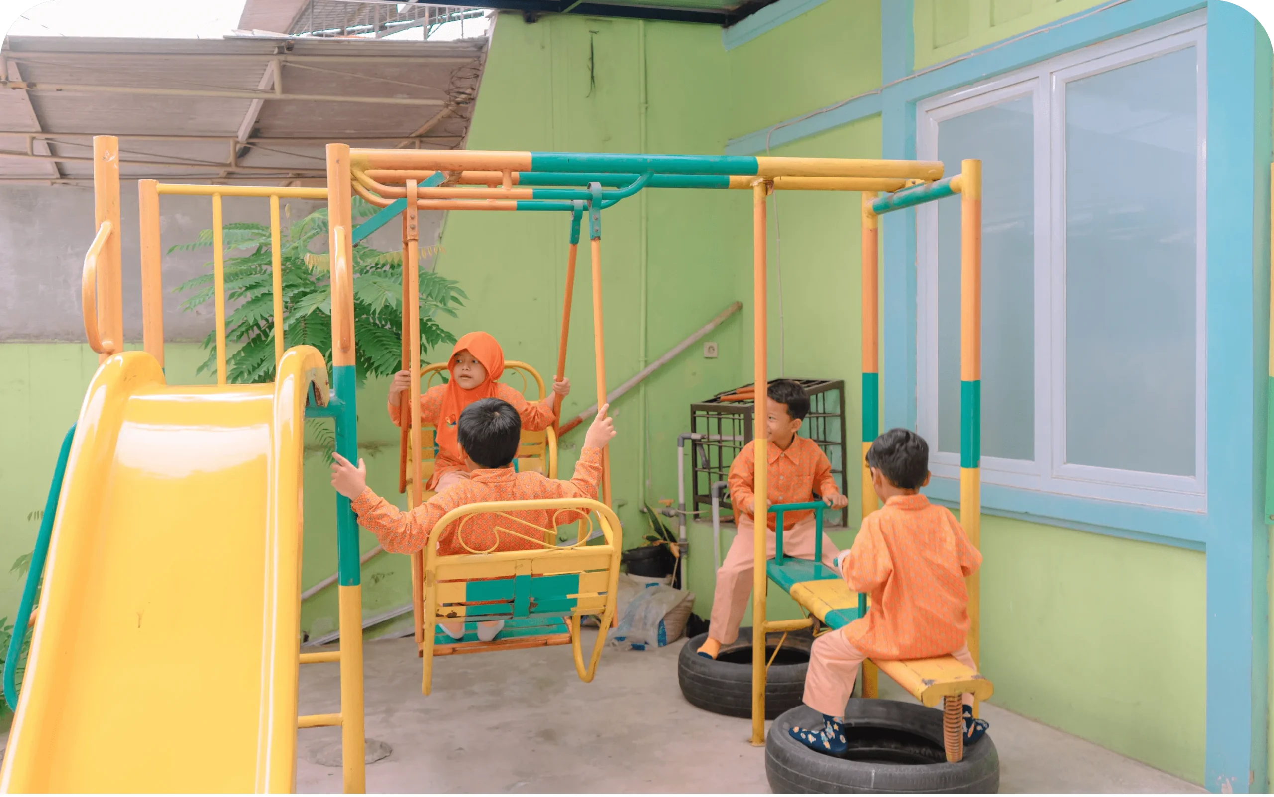 Area bermain anak yang aman dan ceria